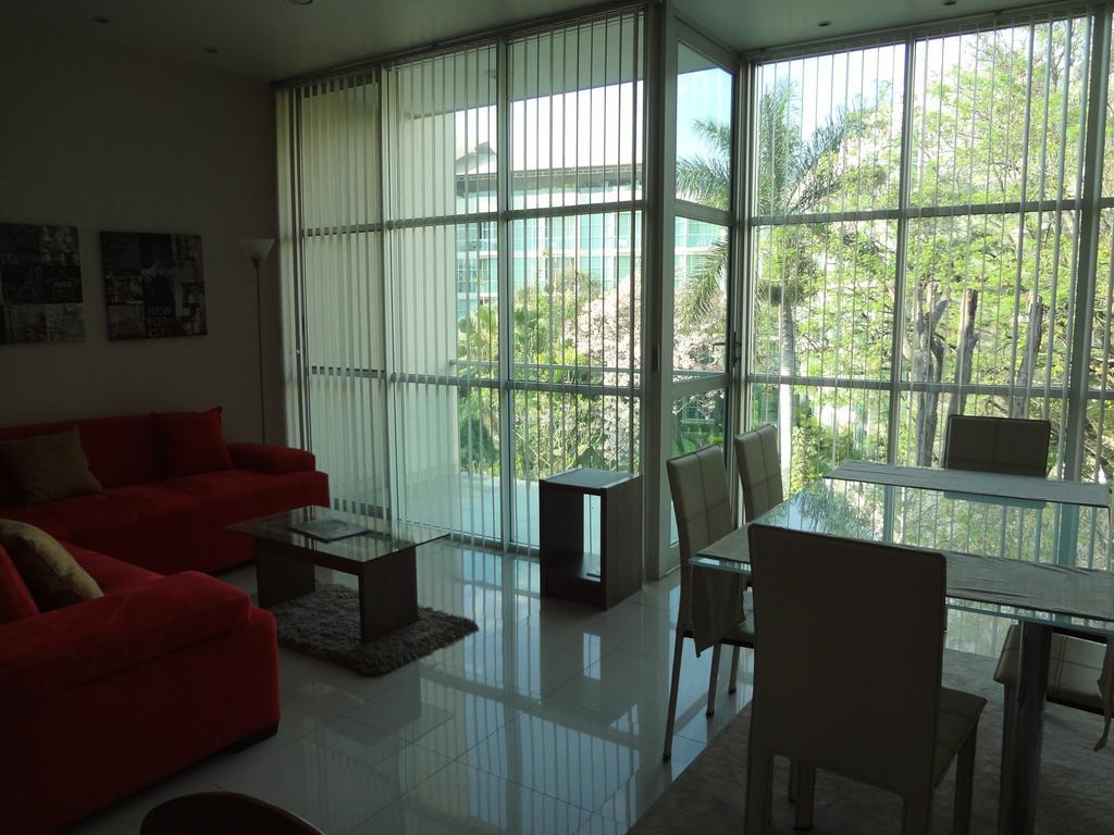 Triumph Tower Residence Κουερναβάκα Δωμάτιο φωτογραφία